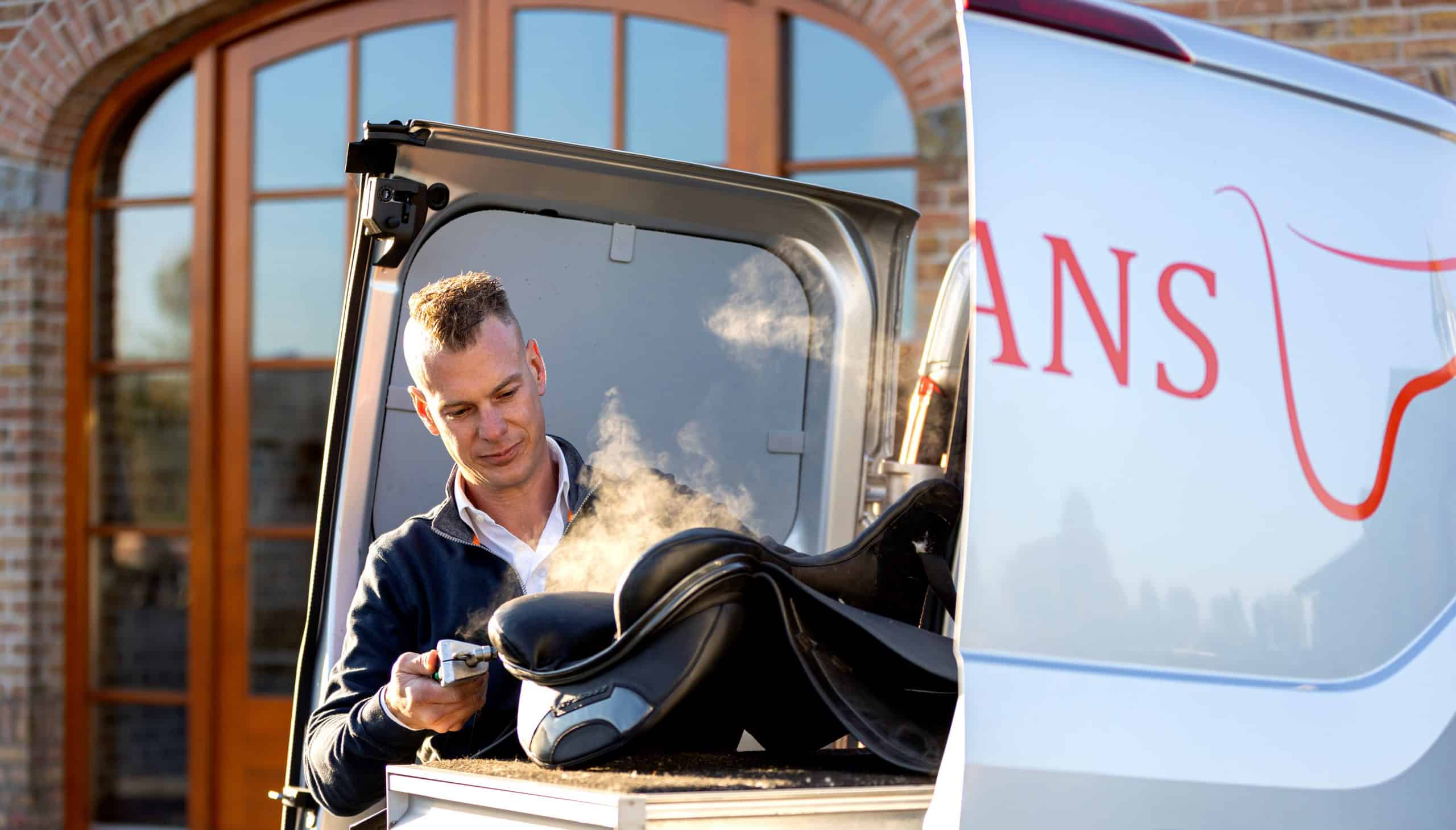 Zadel aanpassen met stoom